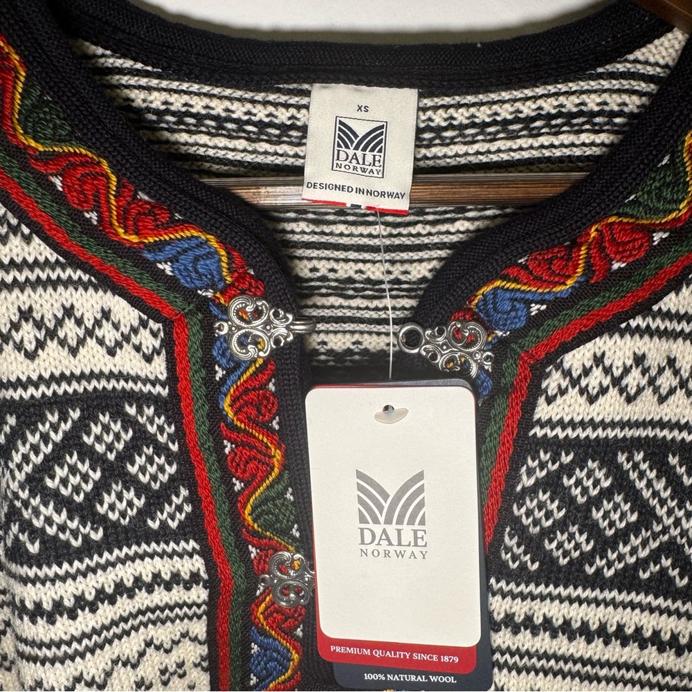 Dale of Norway Setesdal Unisex Sweater in Off White - Picture 8 of 12